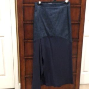 Denim and silk maxi Brunello Cucinelli skirt. Size 2